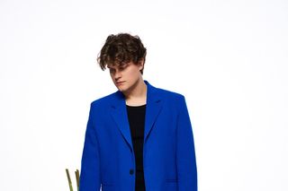 Stach Bukowski z nowym singlem „Mój Dom”. Nowy etap w twórczości artysty