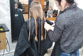 Dziewczynki chciały pomóc chorym i oddały włosy
