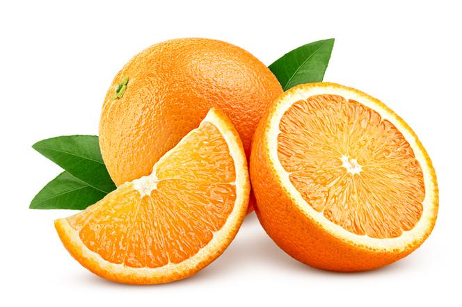 9. Pomarańcze – 50 mg/100g 