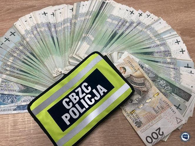 Policjanci z Katowic rozbili grupę przestępczą wyłudzającą pożyczki i towary 