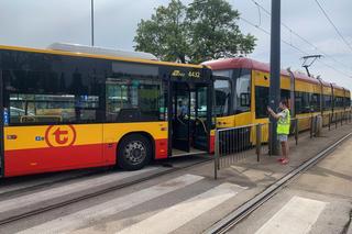 Zderzenie tramwaju i autobusu w Warszawie