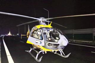 Jechał trasą S8 pod prąd! Volkswagen zderzył się czołowo z kią. 88-latek zmarł w szpitalu