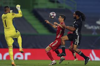 Robert Lewandowski vs. Neymar Jr.