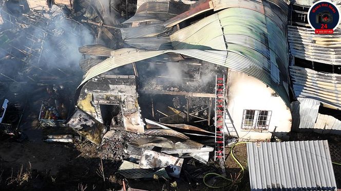 Płonie wielka hala pod Warszawą