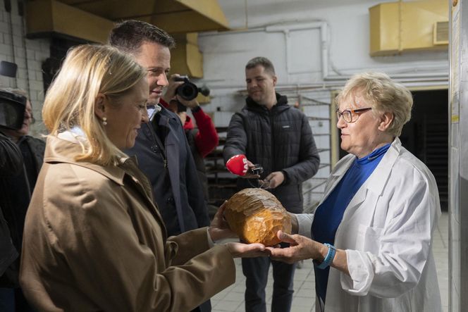 Rafał Trzaskowski odwiedził piekarnię  w Myśliborzu. 