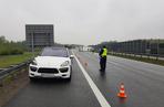 Kolizja na tarnowskim odcinku autostrady. Porsche nie dało rady ciężarówce