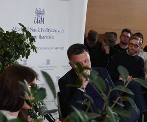 Szymon Hołownia na spotkaniu autorskim w Poznaniu