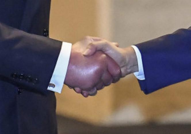  Spuchnięte dłonie księcia Karola