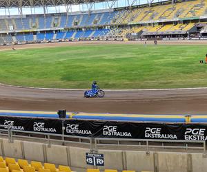 Speedway Ekstraliga Camp w Toruniu. Zdjęcia z pierwszego dnia. Tomasz Gollob i inne legendy na Motoarenie