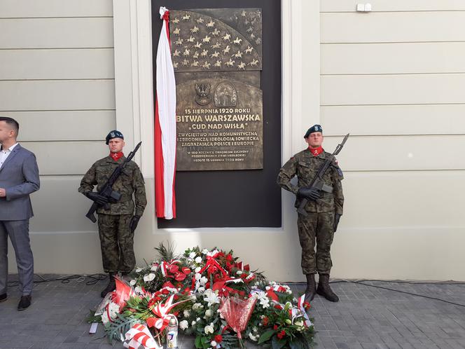 Odsłonięcie tablicy upamiętniającej 100-lecie Cudu nad Wisłą