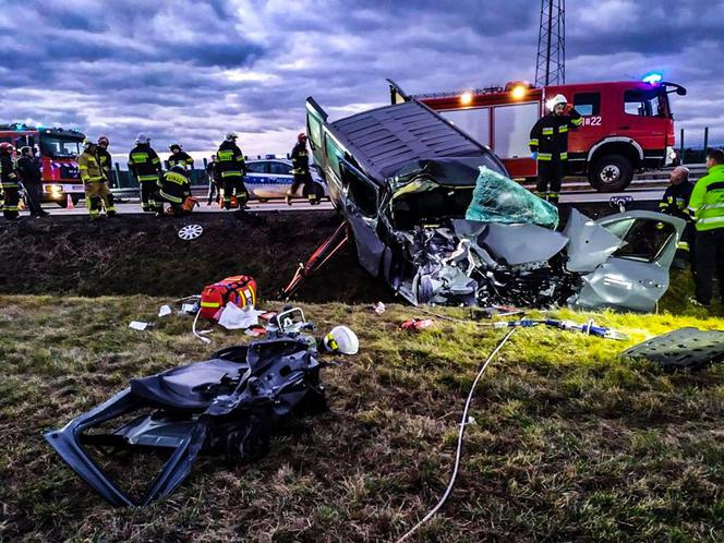 Wypadek busa na autostradzie A4 w okolicy Jawora