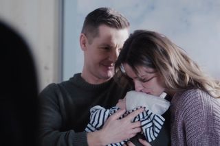 M jak miłość. Paweł (Rafał Mroczek), Franka (Dominika Kachlik), ich syn Antoni Lucjan