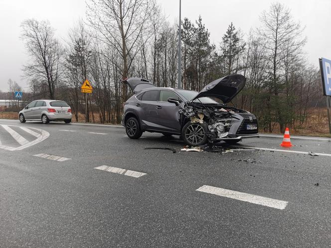 Pogórska Wola. Zderzenie busa z samochodem osobowym