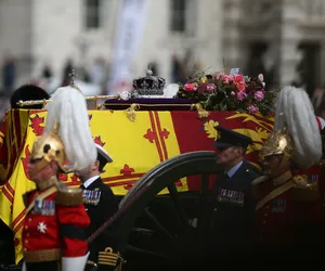 Pogrzeb Elżbiety II na zdjęciach. Tak żegnano królową [ZDJĘCIA]