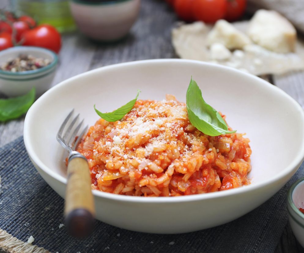 Pieczone risotto od Caroliny Gelen. Wszystko zrobimy w jednym garnku