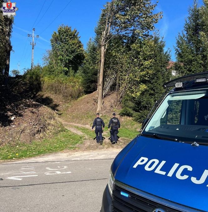 "Są przerażeni". W rodzinnej miejscowości Bartłomiej Blacha roi się od policjantów. 34-latek nadal na wolności