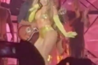 Jennifer Lopez nie nosi bielizny?! Tym razem na szczęście miała…