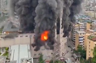 Potężny pożar centrum handlowego. Są ofiary śmiertelne