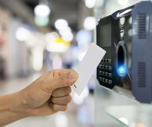 Systemy kontroli dostępu w budynkach – przegląd rozwiązań