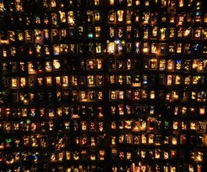 1 listopada na Cmentarzu Łostowickim w Gdańsku. Tak wygląda w dniu Wszystkich Świętych