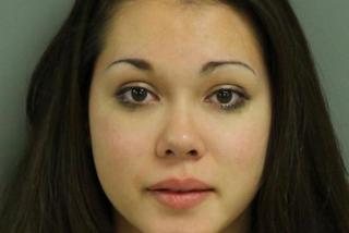 Najpiękniejsza przestępczyni na świecie znów złamała prawo! [ZDJĘCIA]