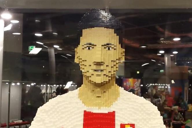 Robert Lewandowski z klocków LEGO na Stadionie Narodowym