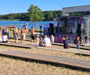Sunshine Lubianka 2025. Tłumy klubowiczów nad starachowickim zalewem