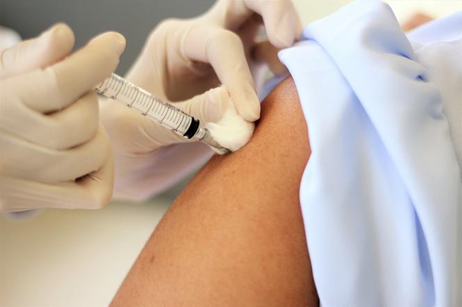 Politycy i lekarze apelują abyśmy się chronili przed grypą... a szczepionek BRAKUJE