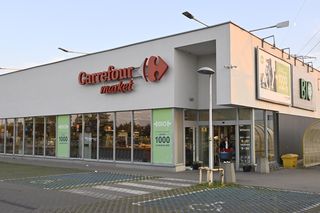 Carrefour może sprzedać biznes w Polsce. Ta sieć mogłaby przejąć sklepy