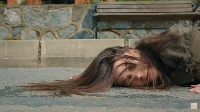 Dziewczyna w trakcie ucieczki ulegnie wypadkowi 