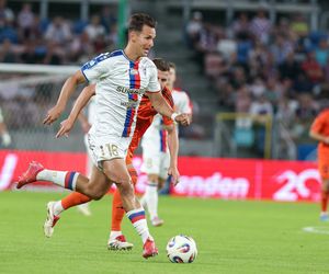 Górnik Zabrze - Termalica Nieciecza. Niesamowita atmosfera na Arenie Zabrze! Kibice Górnika dopingują swoją drużynę
