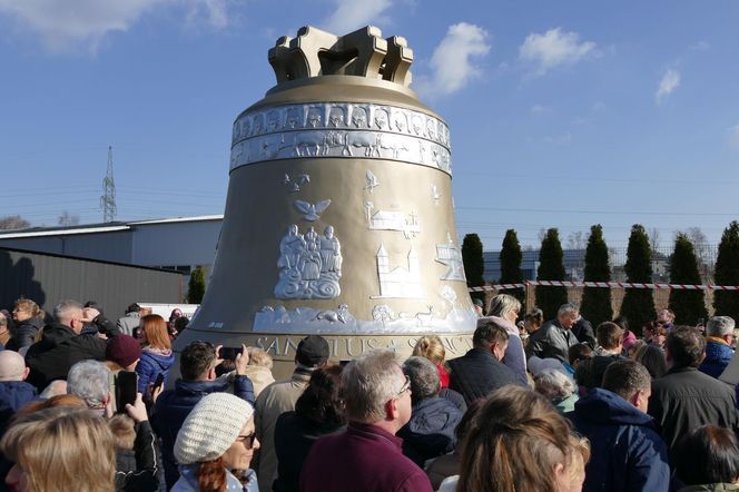 Vox Patris to największy dzwon świata. Można go oglądać w Rydułtowach