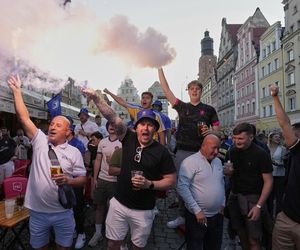 Kibice przed finałem Ligi Konferencji we Wrocławiu