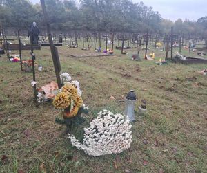 Rekordowa akcja Światełko Pamięci. Uczniowie z Łodzi porządkowali opuszczone groby