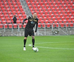 W Tychach grają gwiazdy światowego futbolu. Najpierw był pokazowy trening z młodzieżą