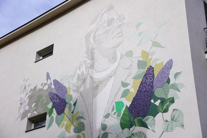 Agnieszka Osiecka mural ul. Francuska 33 w Warszawie