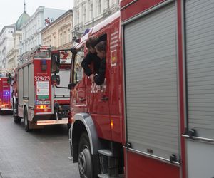 Wielka Szarża w centrum Łodzi. Oddziały konne przeszły przez Piotrkowską