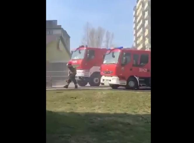 Pożar Biedronki w Katowicach. Klienci i personel zostali ewakuowani ze sklepu