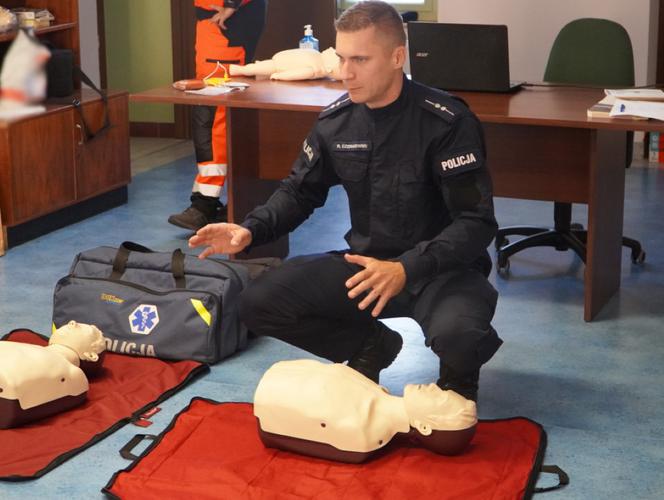 Policjanci z Olsztyna otrzymali nowy sprzęt szkoleniowy. Kosztował 15 tysięcy złotych [ZDJĘCIA]