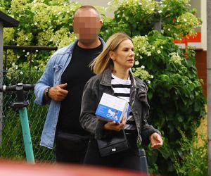 Tajemnicze zakupy Marty Nawrockiej. Z apteki wyszła z tym pudełkiem! [ZDJĘCIA]