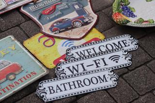 Bombki, samochody i św. Mikołaje. Takie cuda można było kupić na Lubelskiej Giełdzie Staroci