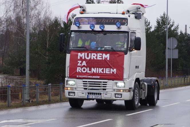 Protest rolników z 20 lutego. Blokada drogi obok Białegostoku