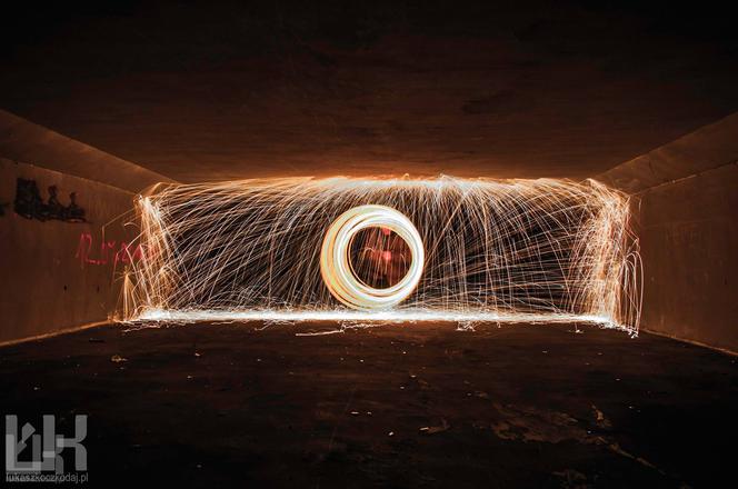 Steel wool photography. Tak maluje się ogniem!