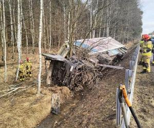 Wypadek ciężarówki na trasie S1. Kierowca został zabrany przez LPR 