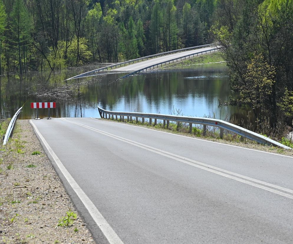 Obwodnica Bolesławia - najpierw zapadliska, teraz jezioro