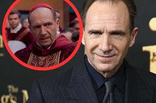 Ralph Fiennes szuka nowego papieża. Wciela się w kardynała i spiskuje w Watykanie