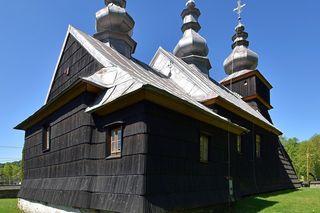 To jedna z najpiękniejszych wsi w Małopolsce. Do jej powstania przyczynił się biskup krakowski