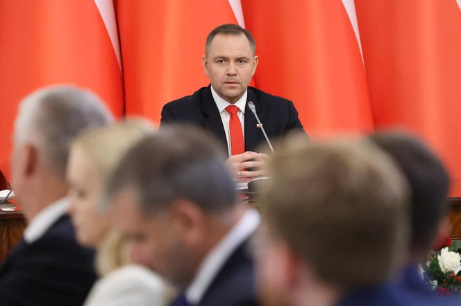 Iskrzy między Donaldem Tuskiem a Karolem Nawrockim