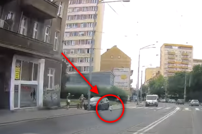 Mały chłopczyk wybiegł na ruchliwą ulicę w centrum Szczecina