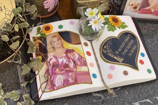 Polacy kochają ją za rolę Halinki Kiepskiej. Tak wygląda grób Marzeny Kipiel-Sztuki 